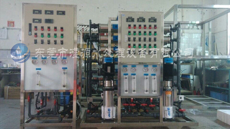  /><br /></div><div>應(yīng)用領(lǐng)域：</div><div>1.表面處理：電鍍配液用水、電鍍清洗用水;</div><div>2.電子工業(yè)：半導(dǎo)體工業(yè)超純水、集成電路清洗用水制備;</div><div>3.電力工業(yè)：高壓鍋爐補給水制備;</div><div>4.制藥行業(yè)：醫(yī)用純化水的制備;</div><div>5.化學(xué)工業(yè)：溶液的脫鹽提純;EDI超純水設(shè)備是一種環(huán)保節(jié)能新型水處理工藝，目前在工業(yè)生產(chǎn)用水處理中應(yīng)用廣泛，受到各行業(yè)青睞。</div></div>
						<div   id=